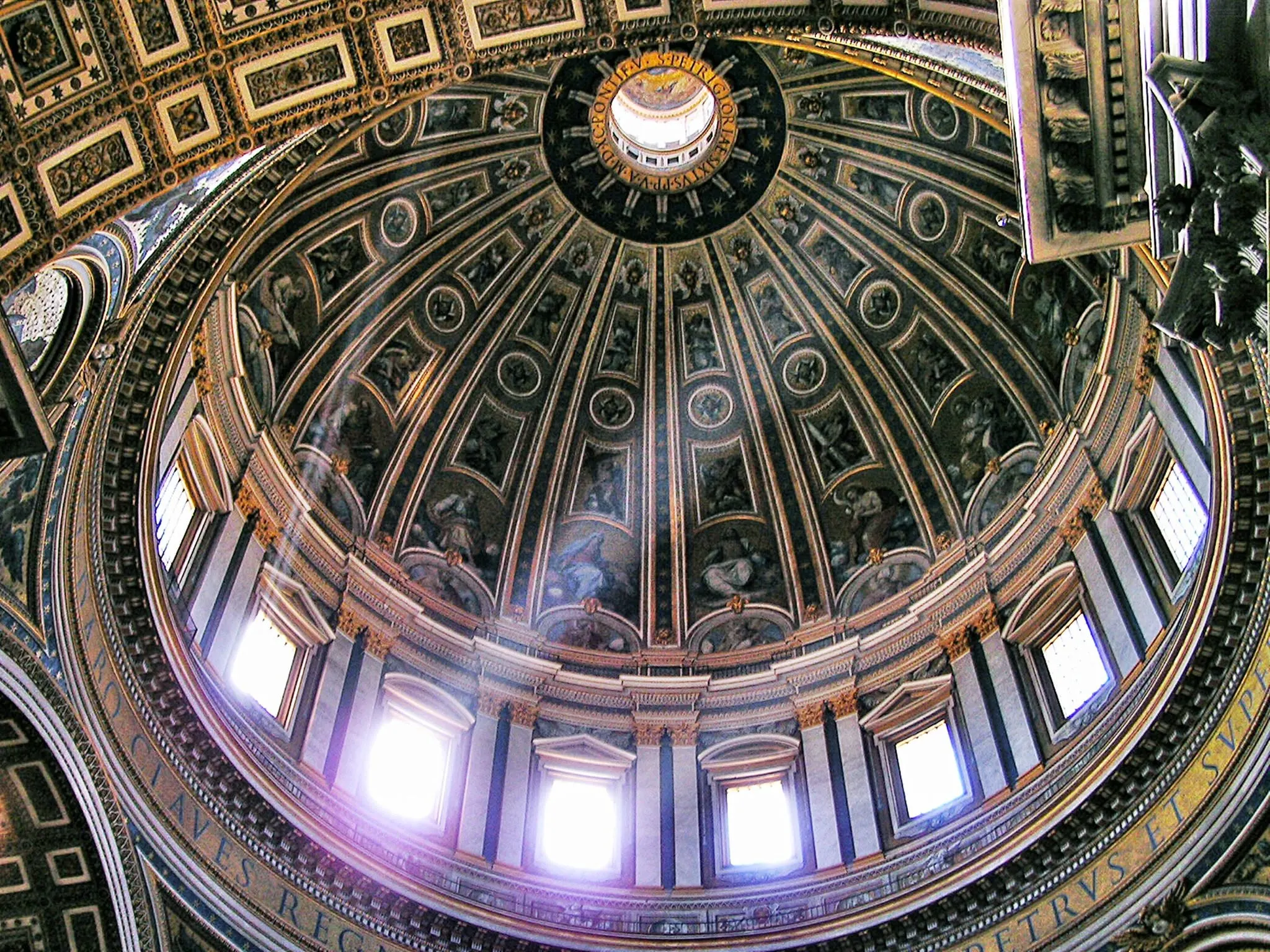 A cúpula. Fotografia de Manuel Tavares da Silva.